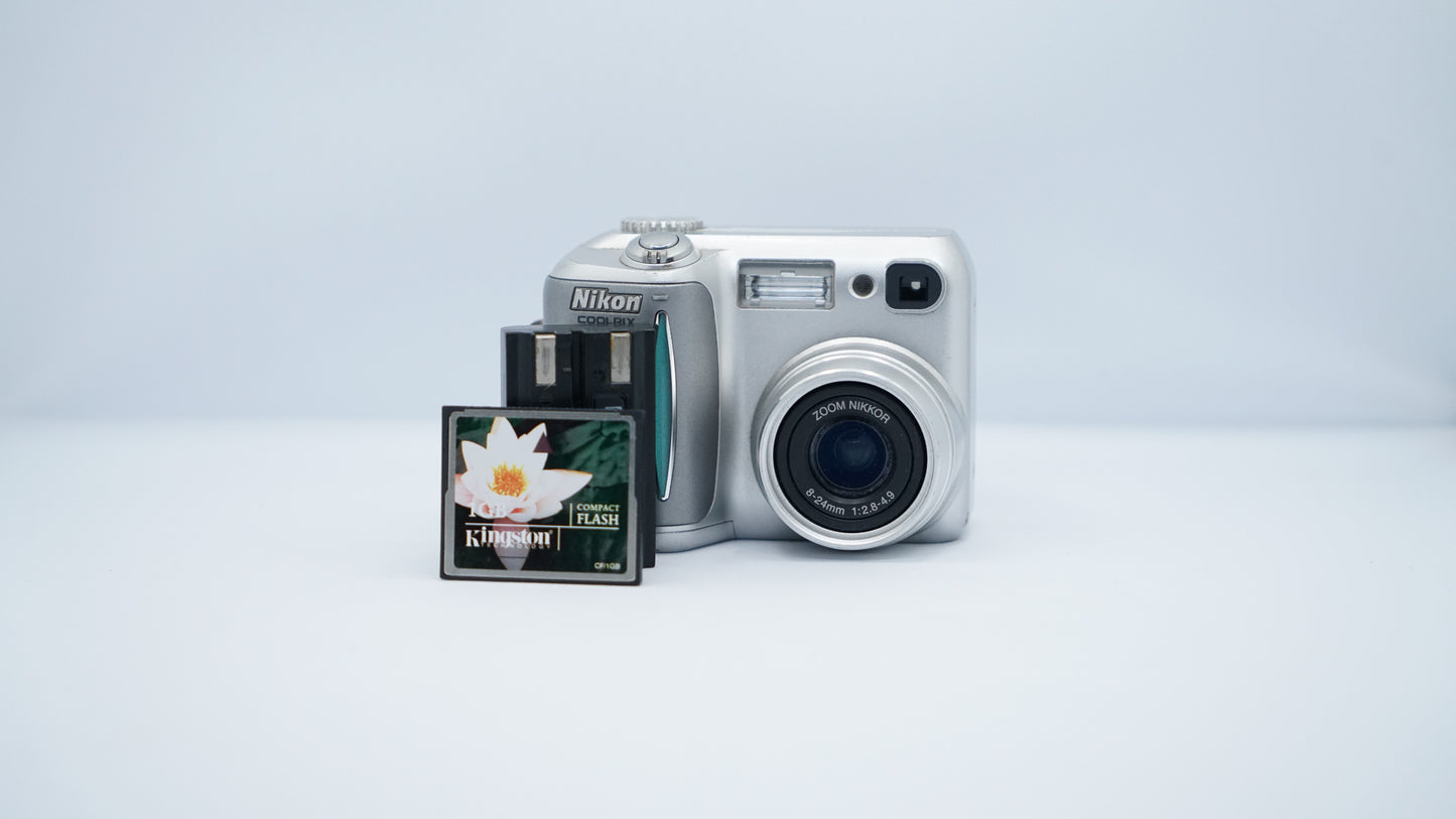 Nikon Coolpix 4300 (Plateada)
