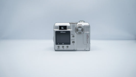 Nikon Coolpix 775