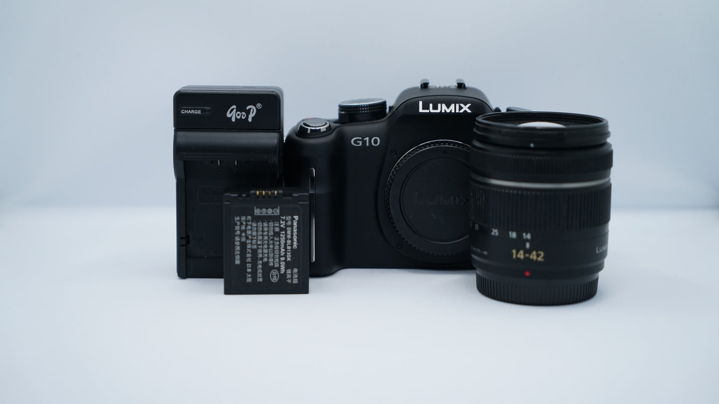 Panasonic Lumix G10 + G Vario 14-42mm f/3.5-5.6 ASPH
