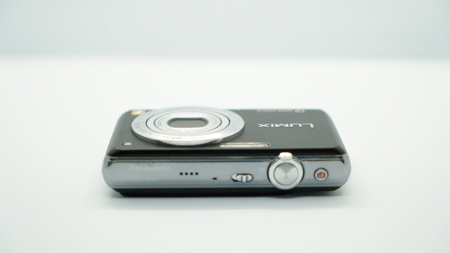 Panasonic Lumix DMC-FH1 (Negra)