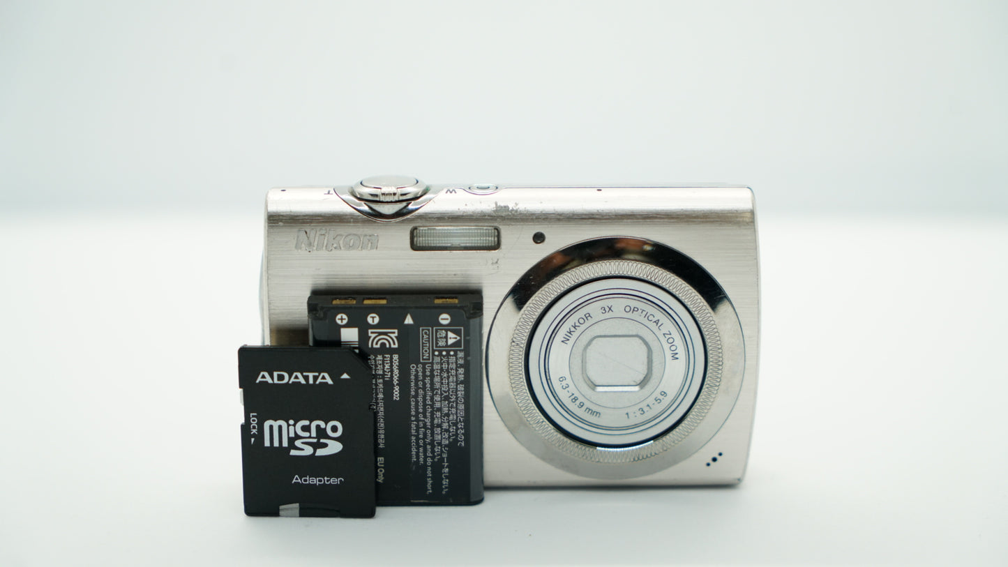 Nikon Coolpix S230 (Plateada)