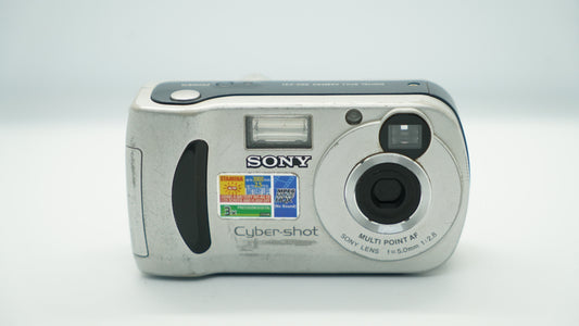 Sony Cyber-shot DSC-P31 (Plateada)