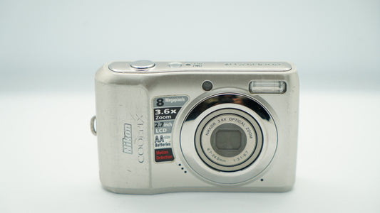 Nikon Coolpix L19 (Plateada)
