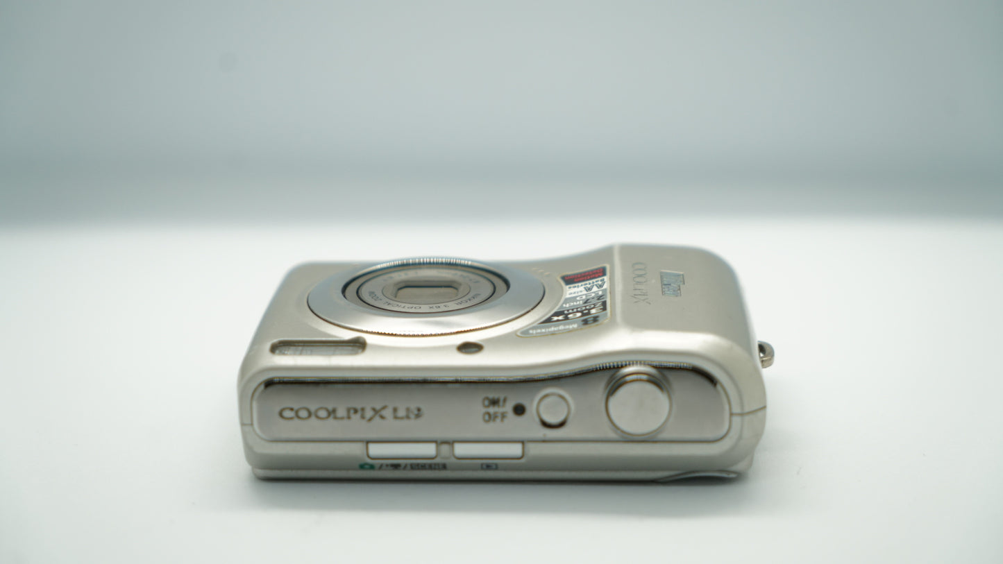 Nikon Coolpix L19 (Plateada)