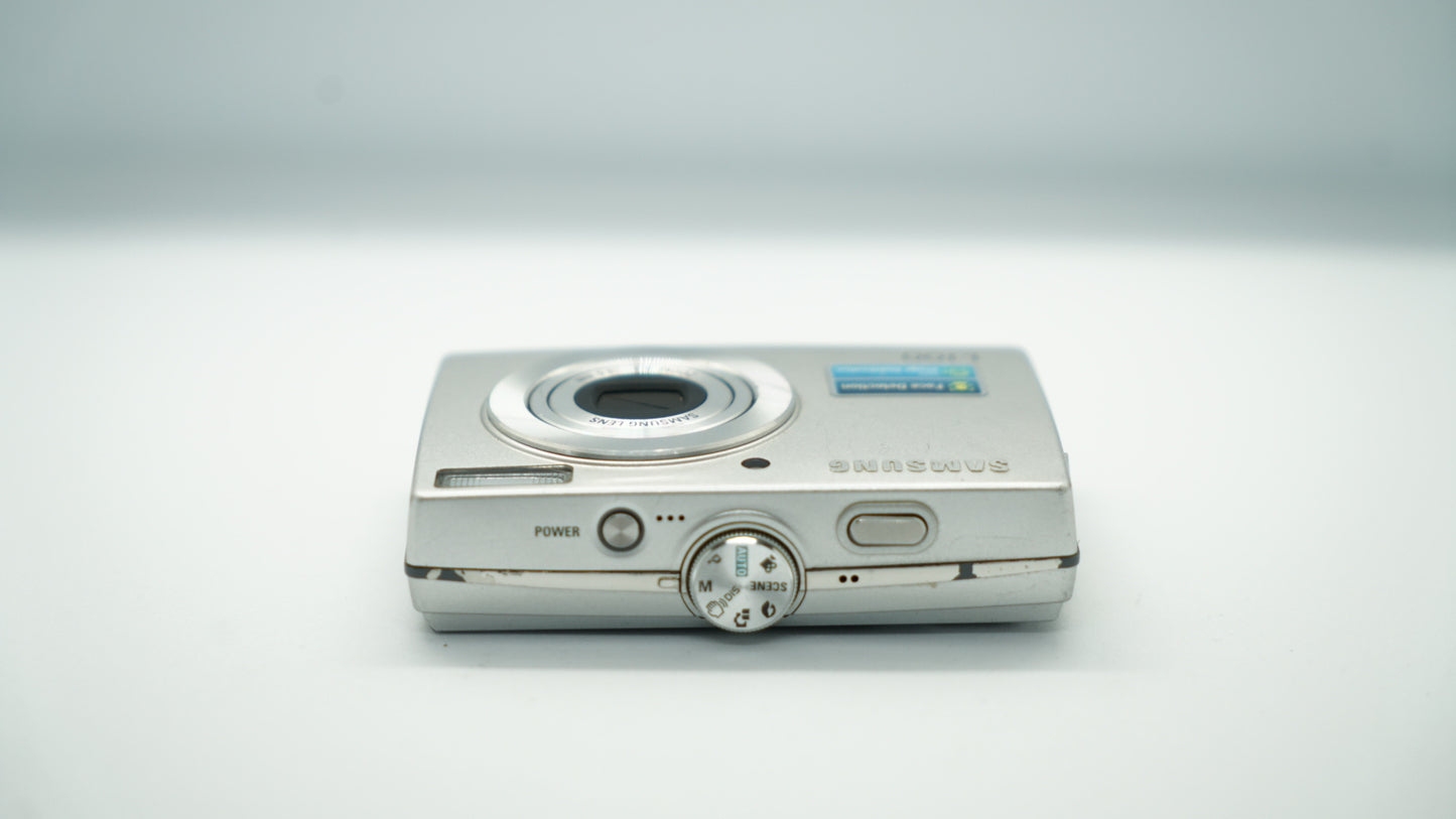 Samsung L100 (Plateada)