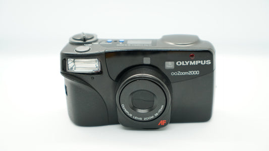 Olympus Infinity Zoom 2000 (Negra)