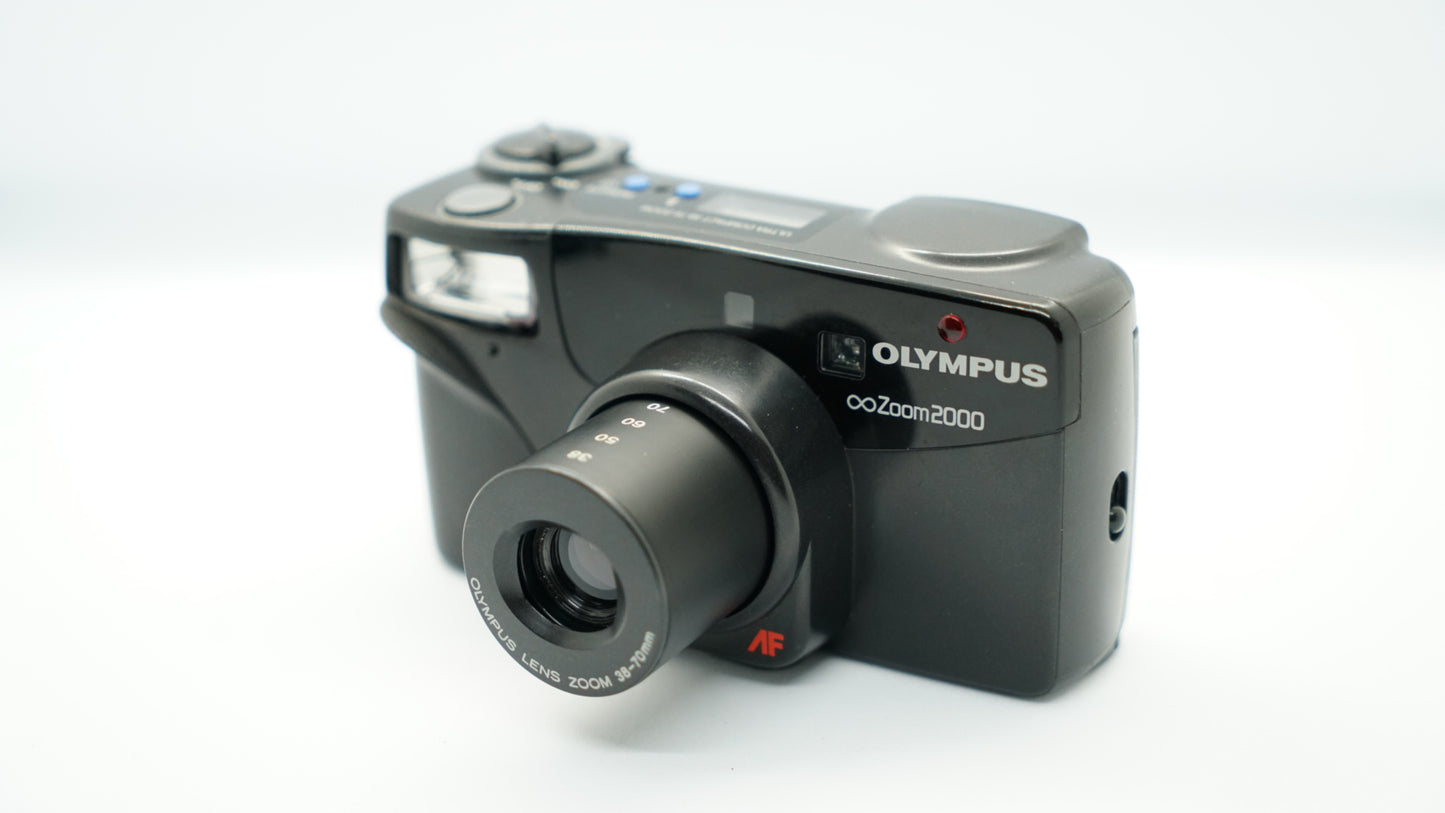 Olympus Infinity Zoom 2000 (Negra)