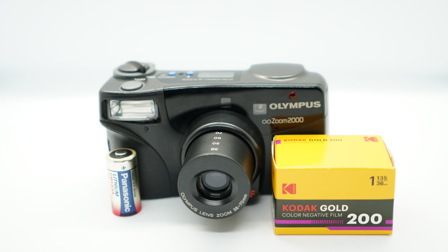 Olympus Infinity Zoom 2000 (Negra)