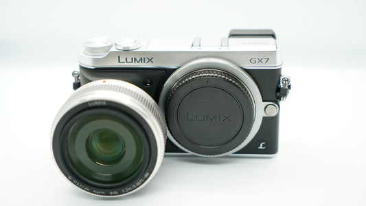 Panasonic Lumix GX7 + Lumix G 20mm f/1.7 (Silver Edition)