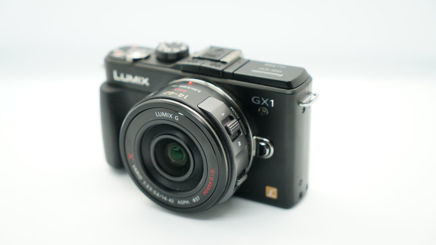 Panasonic Lumix GX1 Premium + 14-42mm + DMW-LVF2