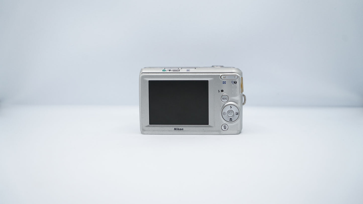 Nikon Coolpix L19
