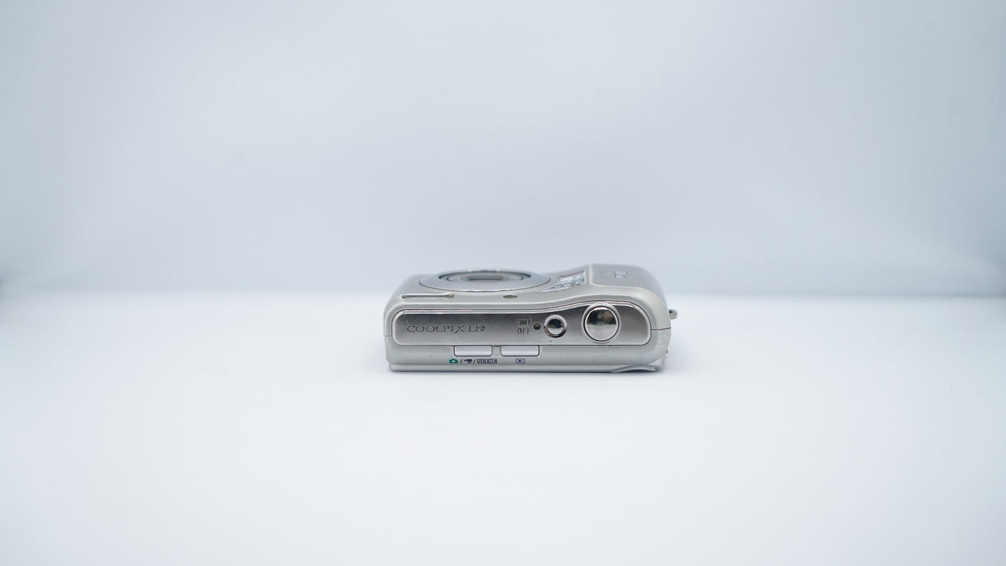 Nikon Coolpix L19