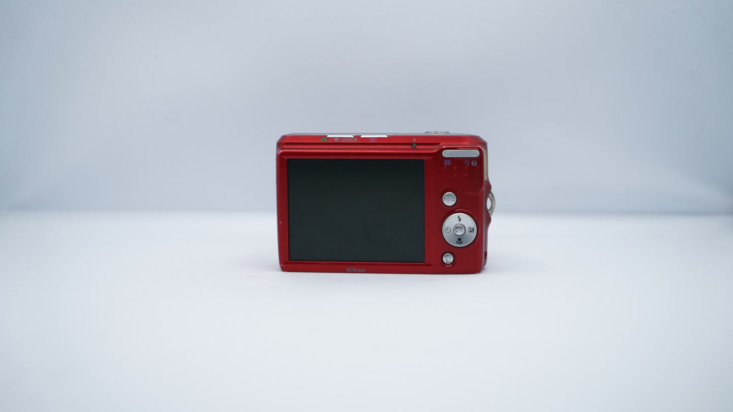 Nikon Coolpix L18