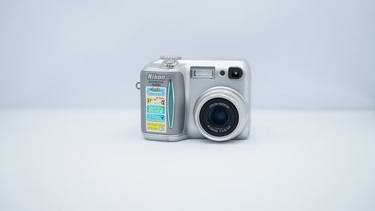 Nikon Coolpix 4300 (Plateada)