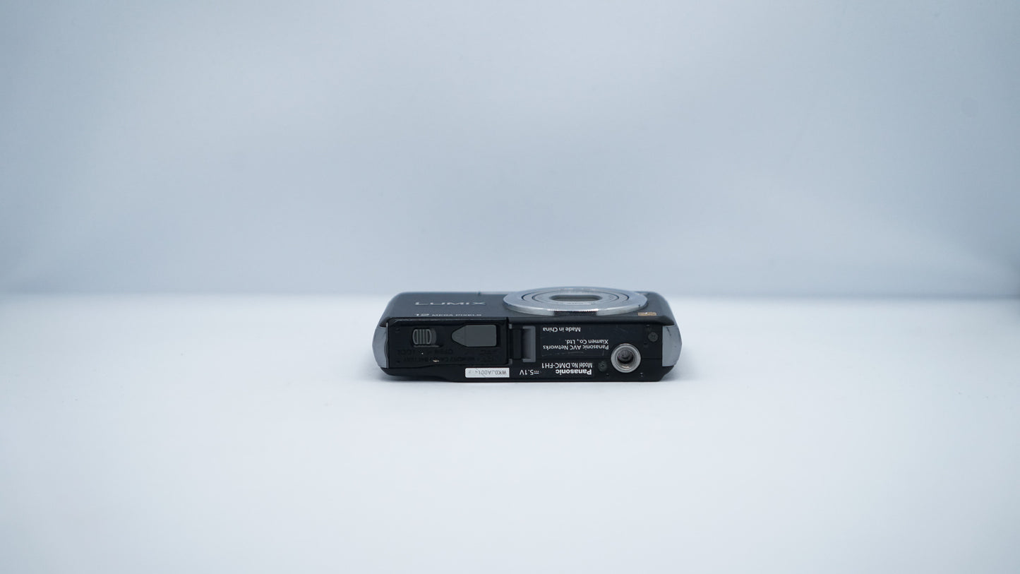 Panasonic Lumix DMC-FH1