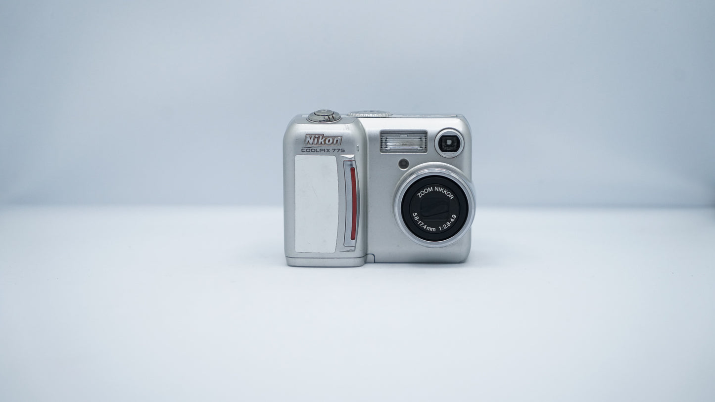 Nikon Coolpix 775
