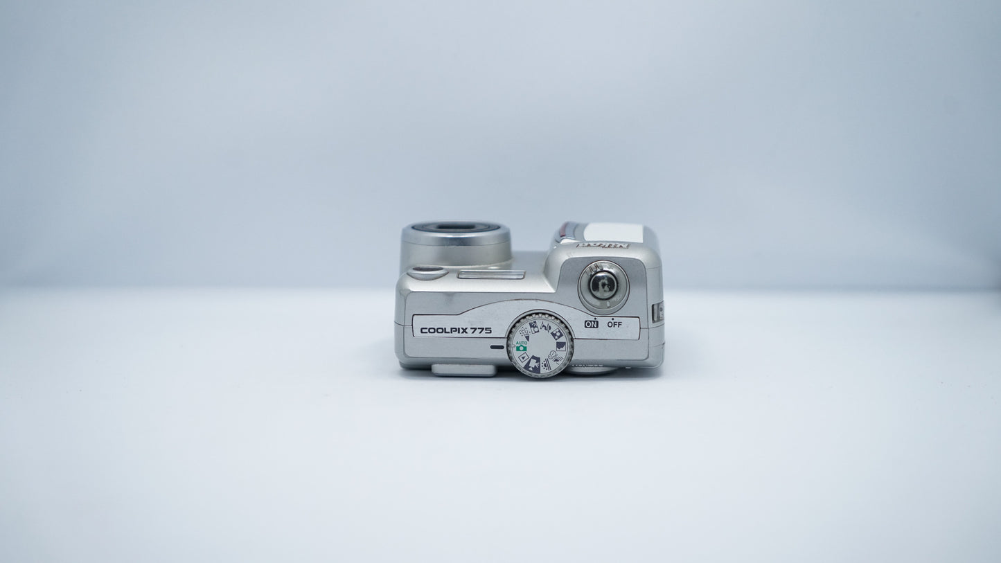 Nikon Coolpix 775