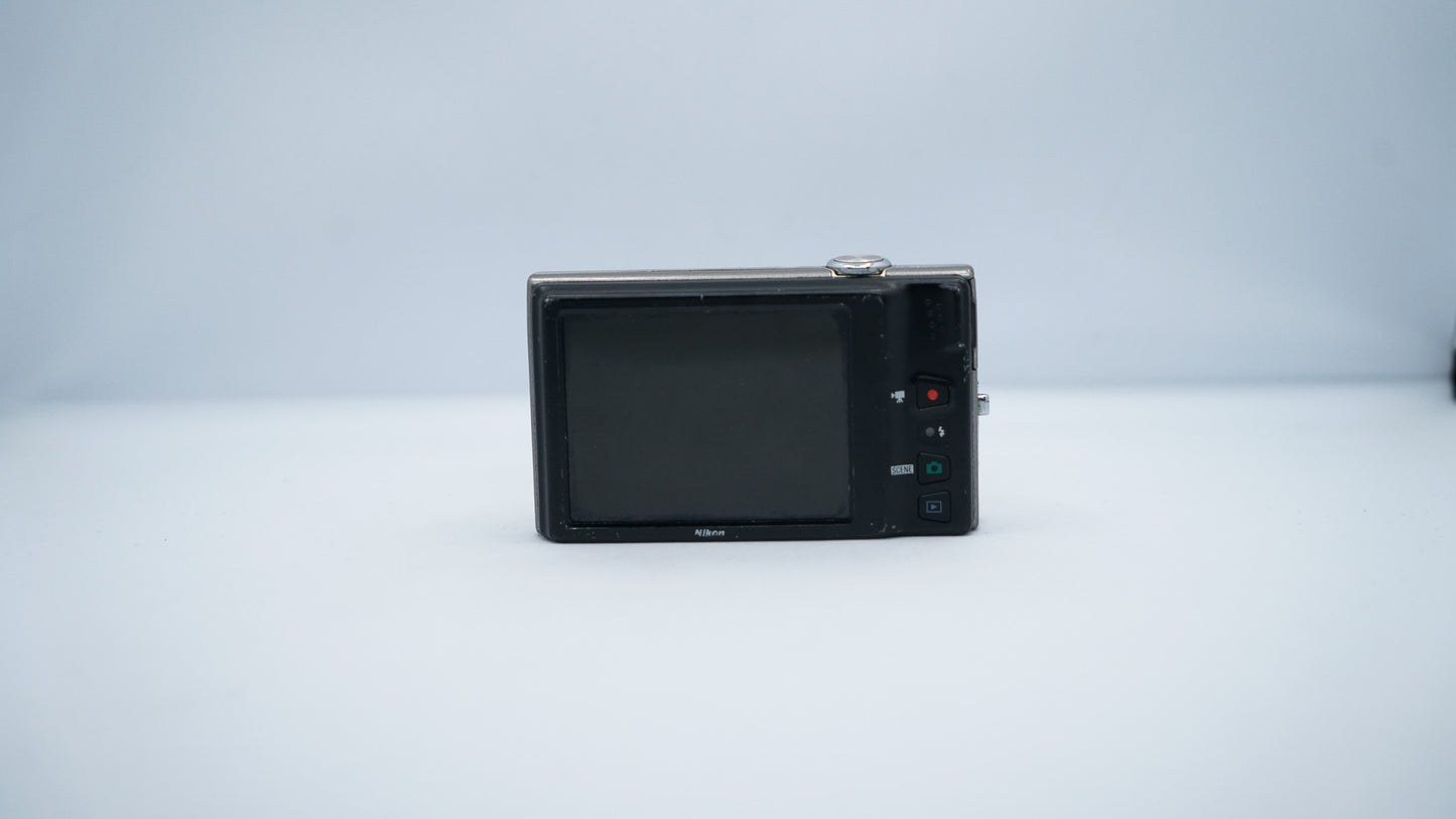 Nikon Coolpix S6100
