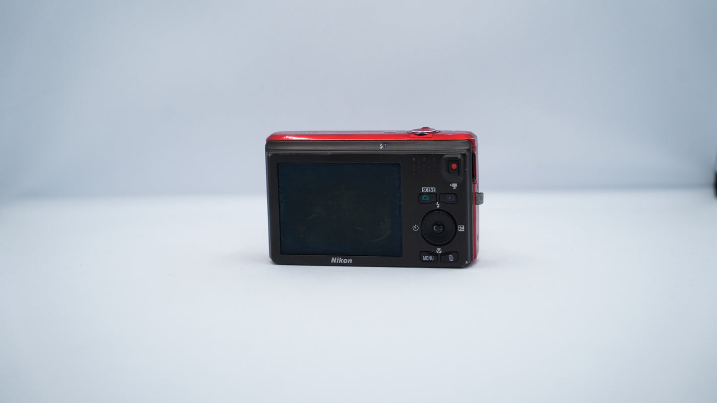 Nikon Coolpix S6300