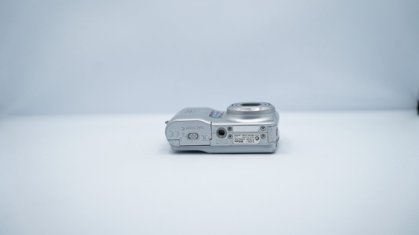 Nikon Coolpix L4