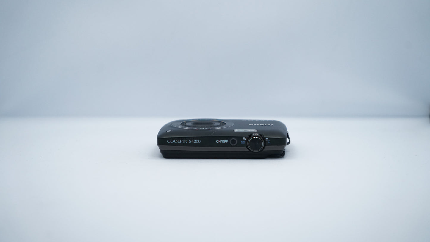 Nikon Coolpix S4200