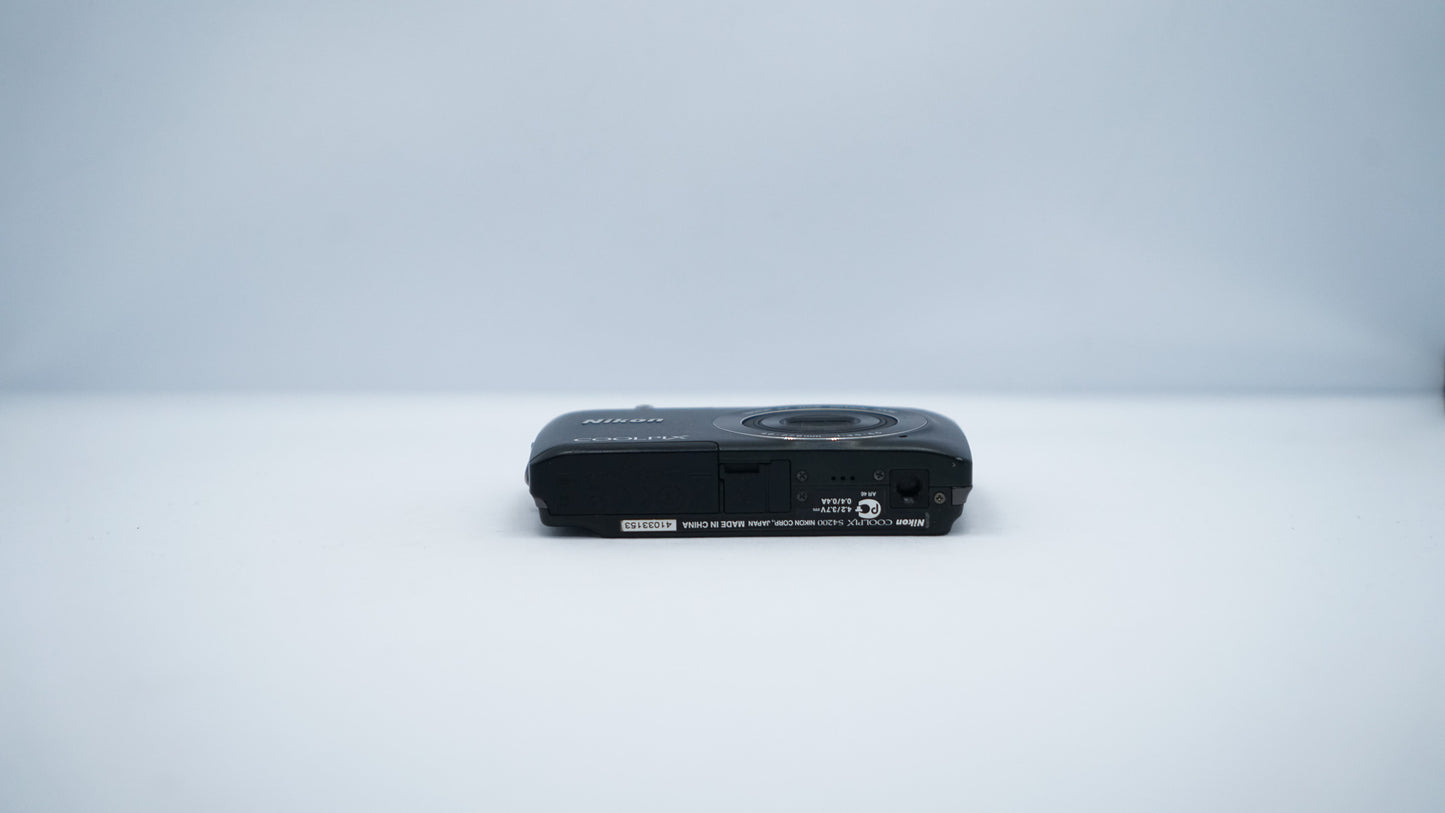 Nikon Coolpix S4200